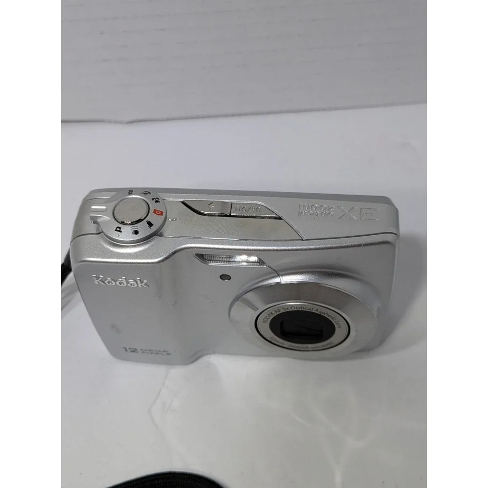 Kodak EasyShare C182 12MP Digital Pocket Camera Silver - TESTED WORKING Y2K